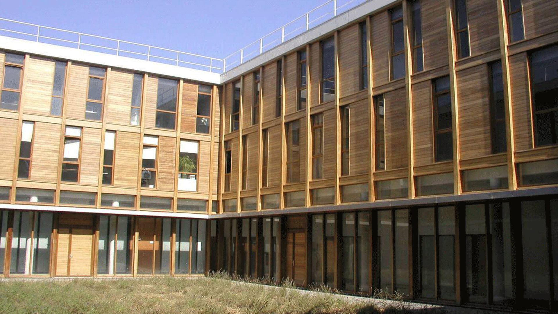 CENTRE DE RECHERCHE Iactivite-equipement-laboratoire-centre-de-recherche-irphe-architecte-marseille-13-_1_